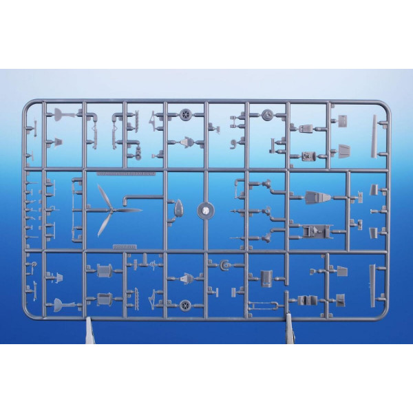 Messerschmitt Bf 109E-7Trop ‘Braving Sand and Snow’ 1/72 Special Hobby 72462