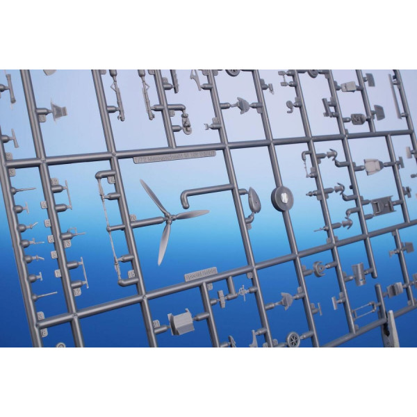 Messerschmitt Bf 109E-7Trop ‘Braving Sand and Snow’ 1/72 Special Hobby 72462