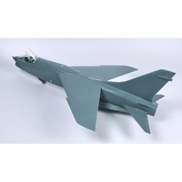 RF-8G Photo-Recon Crusader over Vietnam  1/72 Sword Models 72150