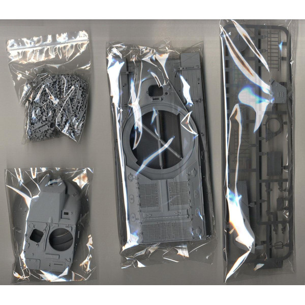 British MBT Chieftain Mk.2  1/35 Takom 2040