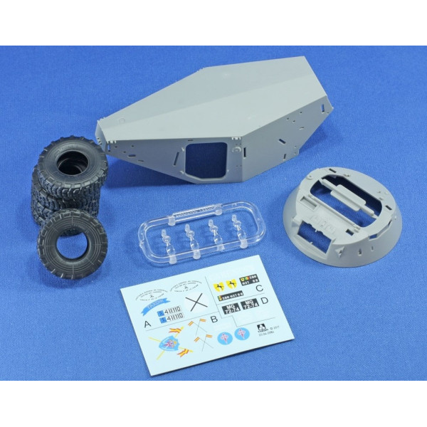 French Light Armored Car AML-60  1/35 Takom 2084