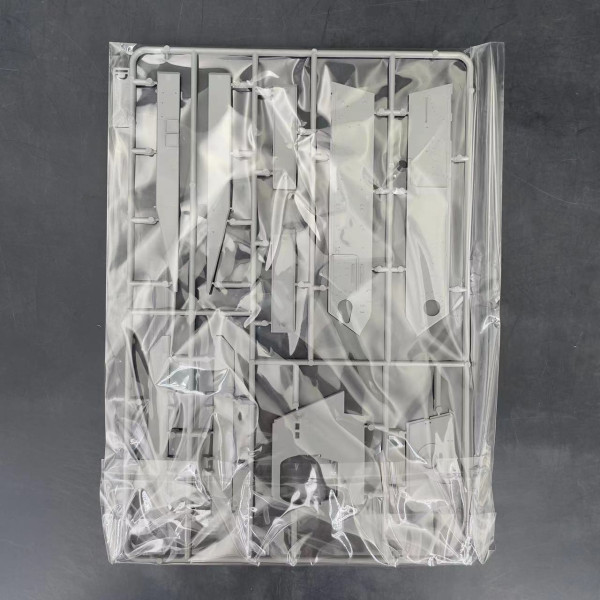 Jagdpanzer 38(t) Hetzer - Command Version with Winterketten Full Interior  1/35 Takom 2181