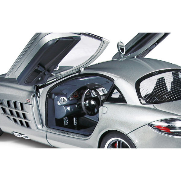 Збірна модель автомобіля - Mercedes-Benz SLR McLaren 722 Edition 1/24 Tamiya 24317