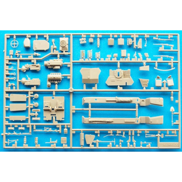 Sd.Kfz.250 / 3 Greif німецький напівгусеничний БТР + 4 фігури 1/35 Tamiya 35113