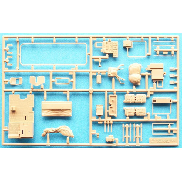 Sd.Kfz.250 / 3 Greif німецький напівгусеничний БТР + 4 фігури 1/35 Tamiya 35113