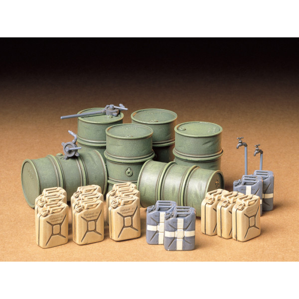 Німецькі паливні бочки і каністри 1/35 Tamiya 35186
