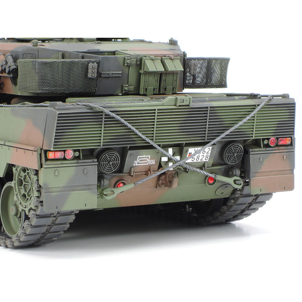 German tank Leopard 2 A6 (Plastic model kit) 1/35 Tamiya 35271