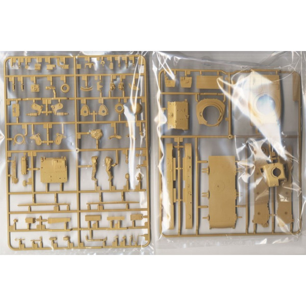 Французький легкий танк R35 1/35 Tamiya 35373