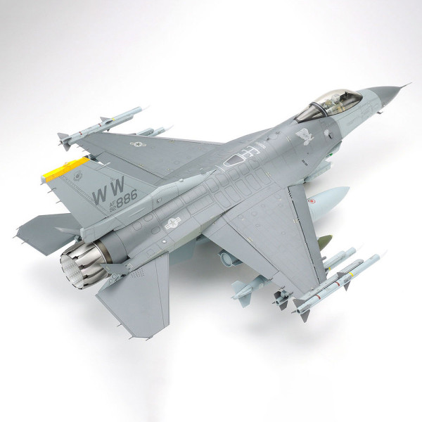 Збірна модель - Американський винищувач F-16 Fighting Falcon 1/32 Tamiya 60315