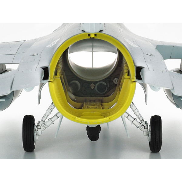 Збірна модель - Американський винищувач F-16 Fighting Falcon 1/32 Tamiya 60315