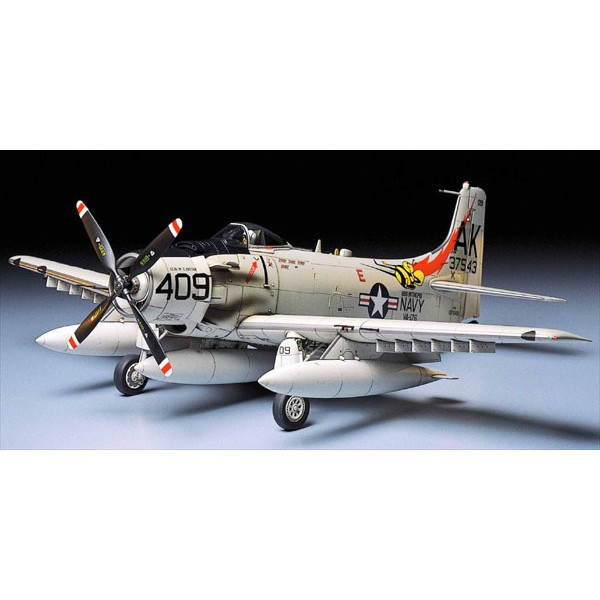 Douglas A-1H Skyraider 1/48 Tamiya 61058