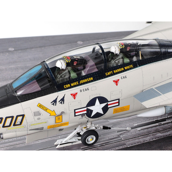 F-14A Tomcat (пізній) з фігурами  - американський винищувач   1/48 Tamiya 61122