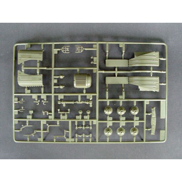 ЗІЛ 157 з ракетою С-75 (SAM-2) 1/35 Trumpeter 00204