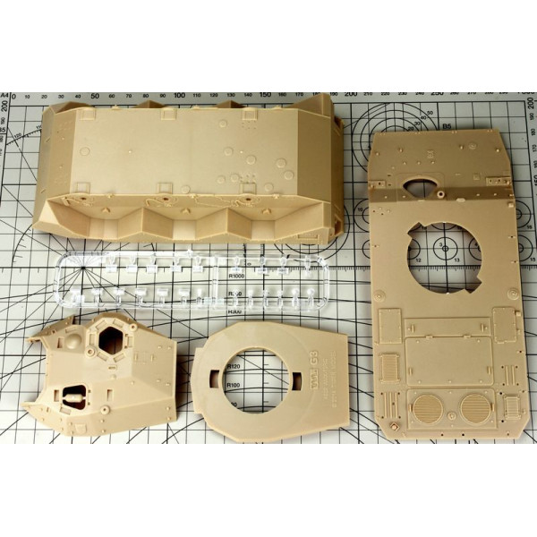 Tank destroyer AMX-10RCR 1/35 Tiger Model 4602