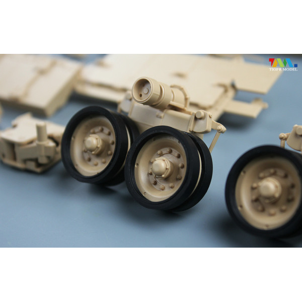 IDF Israel Defense Forces Nagmachon early Heavy APC 1/35 Tiger Model  4615