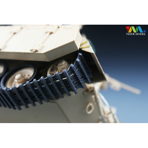 IDF Israel Defense Forces Nagmachon early Heavy APC 1/35 Tiger Model  4615