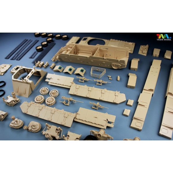 IDF Israel Defense Forces Nagmachon early Heavy APC 1/35 Tiger Model  4615