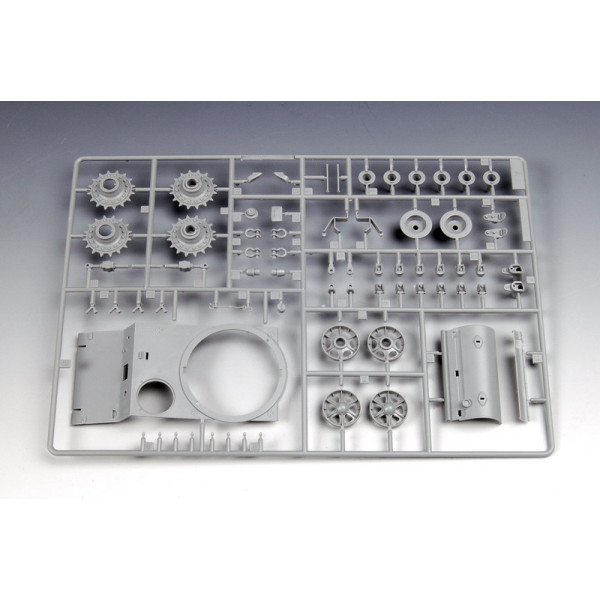 КВ-2 радянський важкий танк 1/35 Trumpeter 00312
