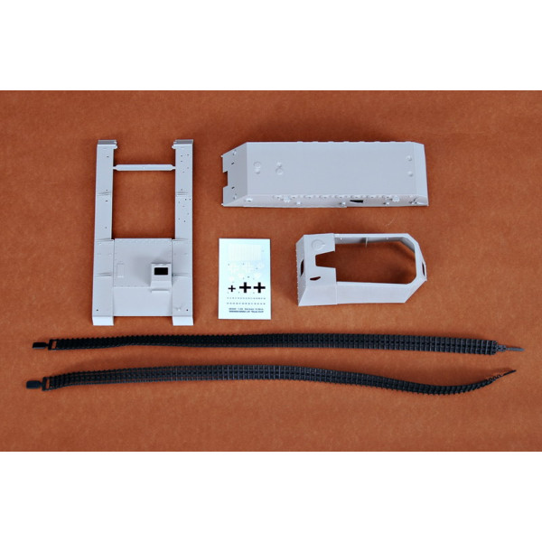 German 12.8cm Selbstfahrlafette L/61 “Sturer Emil” 1/35 Trumpeter 00350