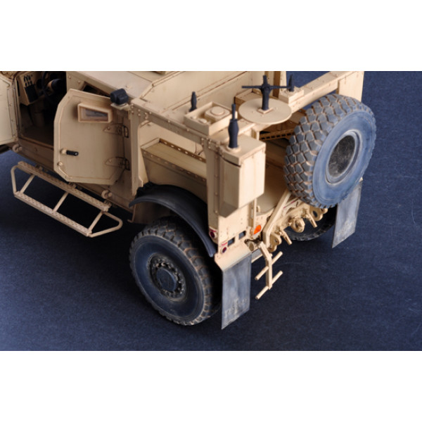 Американський бронеавтомобіль M-ATV MRAP 1/16 Trumpeter 00930