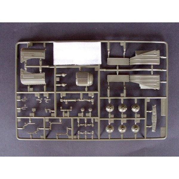 Радянська вантажівка ЗІЛ-157K 1/35 Trumpeter 01003