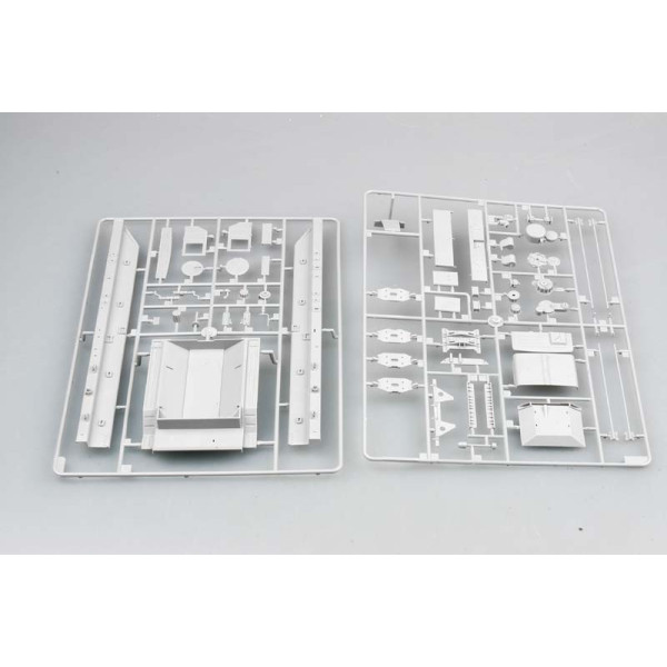 МАЗ-537 пізня версія військовий танковий транспортер 1/35 Trumpeter 01006