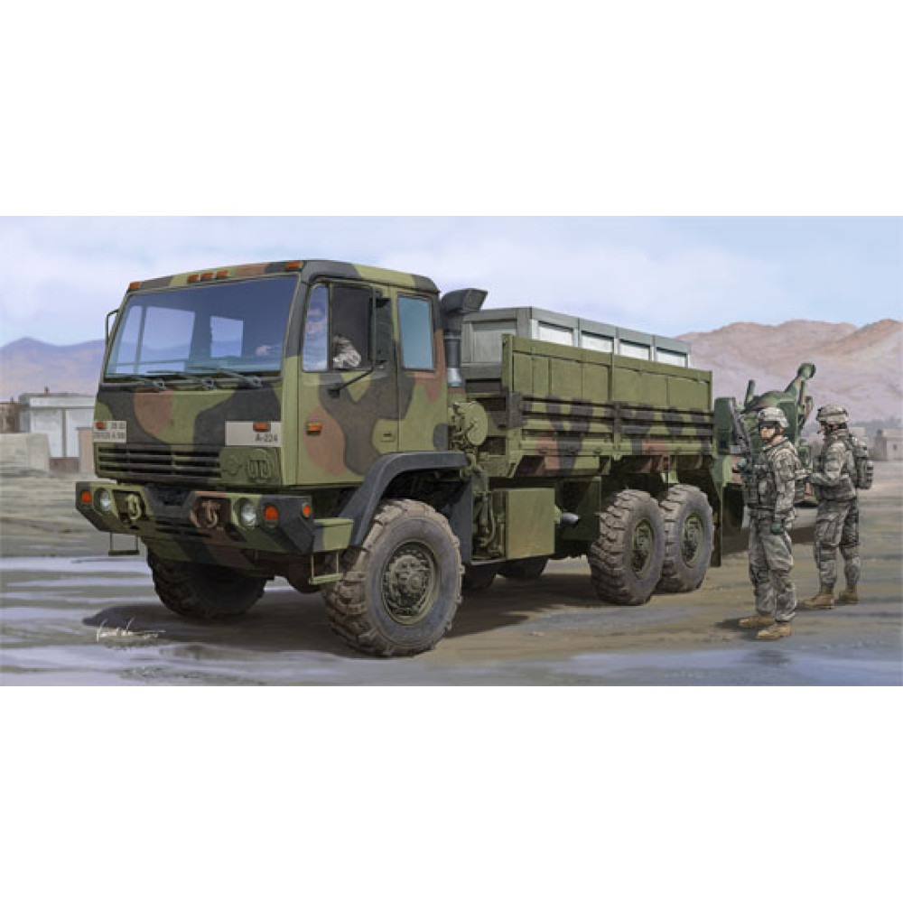 M1083 FMTV Standard Cargo Truck 1/35 Trumpeter  01007