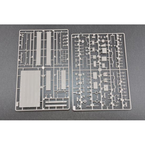 M1083 MTV(ARMOR CAB) 1/35 Trumpeter  01008