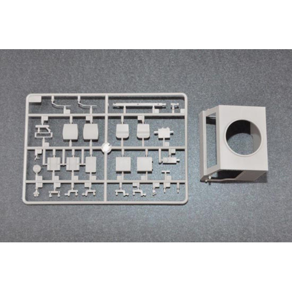 M1083 MTV(ARMOR CAB) 1/35 Trumpeter  01008