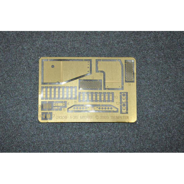 M1083 MTV(ARMOR CAB) 1/35 Trumpeter  01008