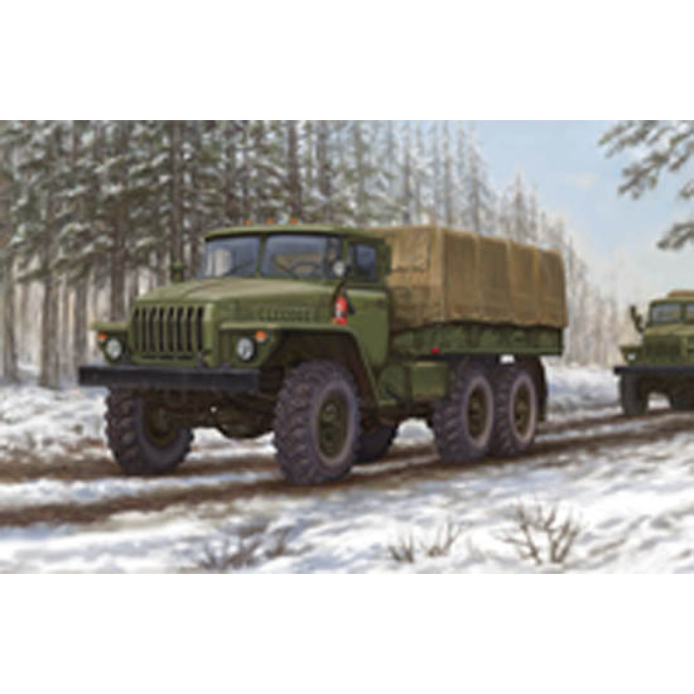 URAL-4320 Truck 1/35 Trumpeter  01012