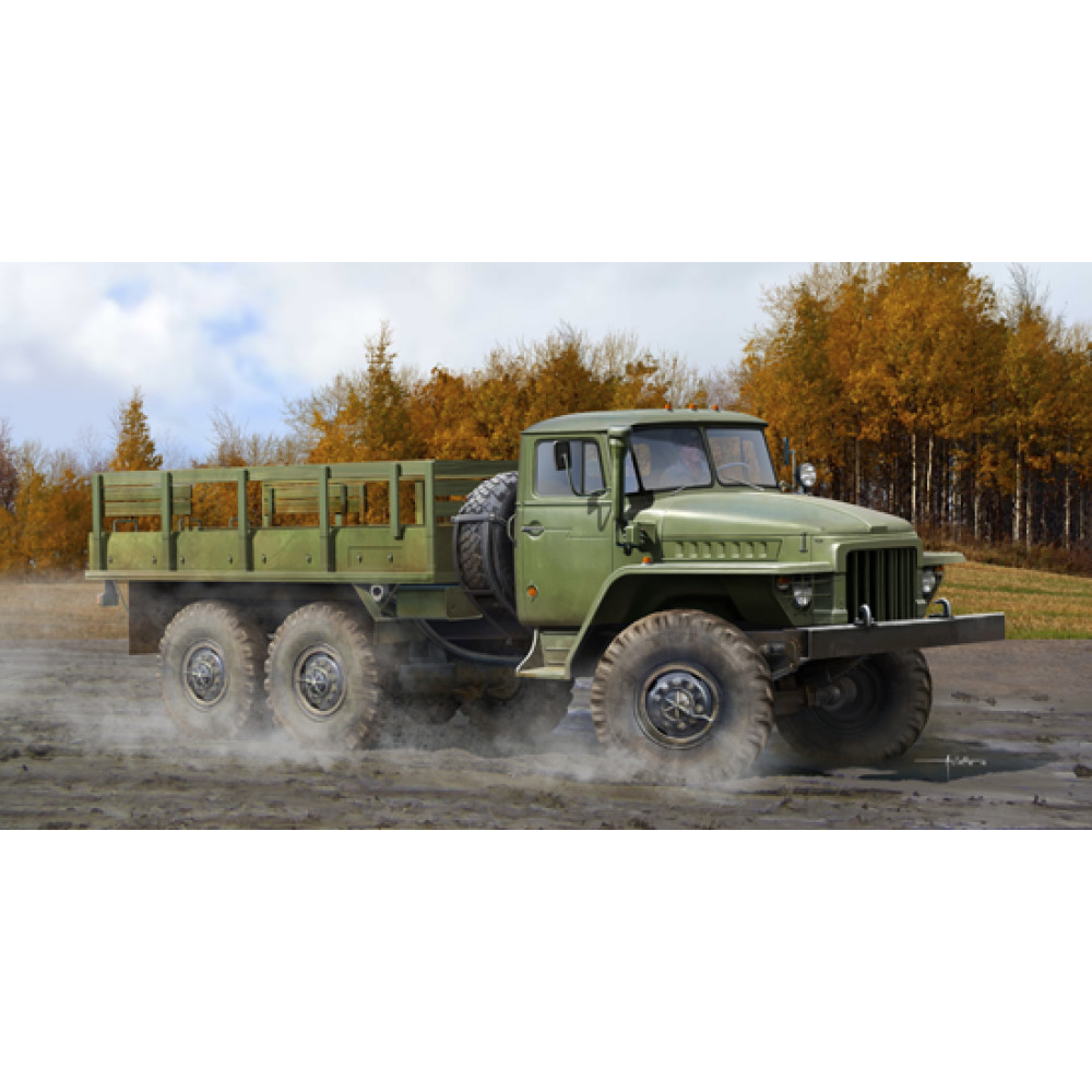 Russian URAL-375D Army Truck 1/35 Trumpeter  01027