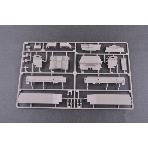 M142 High Mobility Artillery Rocket System (HIMARS) 1/35 Trumpeter 01041