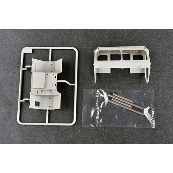 M1120 heavy-duty high-mobility tactical truck (material carrying system)  1/35 Trumpeter  01053