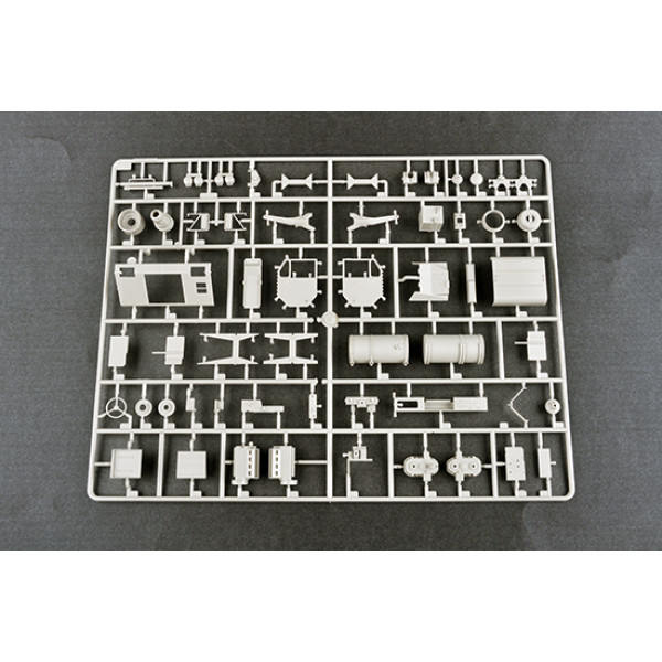 M1120 heavy-duty high-mobility tactical truck (material carrying system)  1/35 Trumpeter  01053