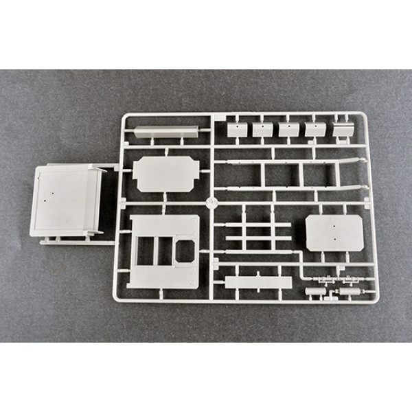 M983A2 буксировочний напівпричіп з вантажівкою M870A1  1/35 Trumpeter 01055