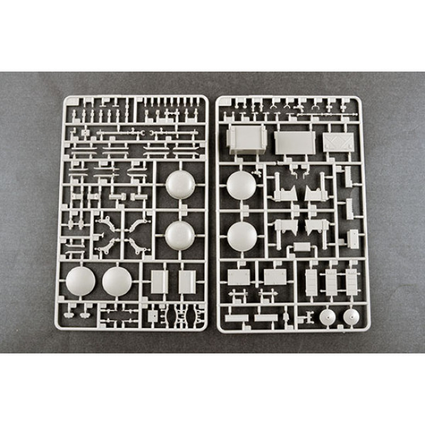 40N6 of 51P6A TEL S-400 1/35 Trumpeter 01057
