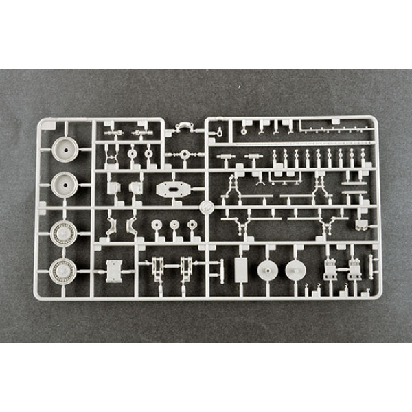 40N6 of 51P6A TEL S-400 1/35 Trumpeter 01057