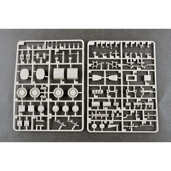 40N6 of 51P6A TEL S-400 1/35 Trumpeter 01057