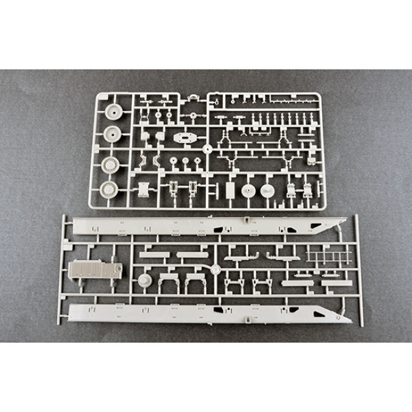 AA-60 (7310) model 160.01 ARFF 1/35 Trumpeter 01074