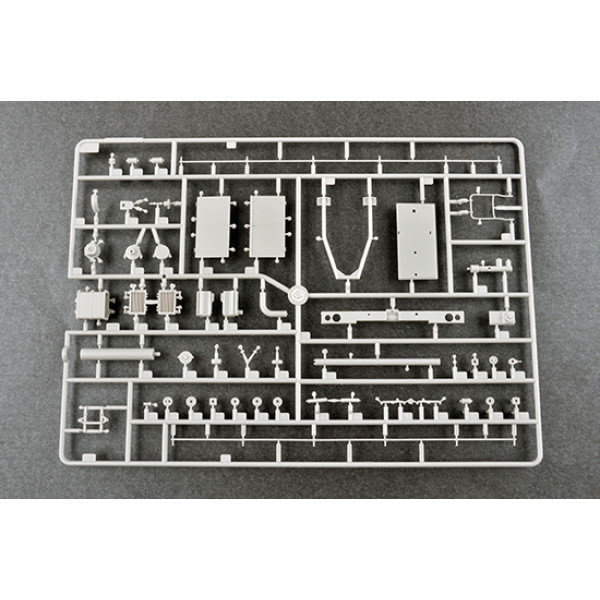 AA-60 (7310) model 160.01 ARFF 1/35 Trumpeter 01074
