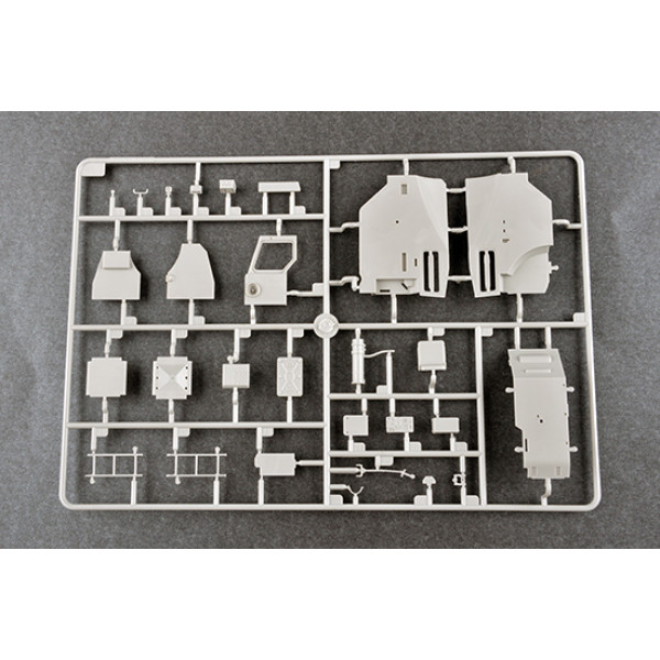 AA-60 (7310) model 160.01 ARFF 1/35 Trumpeter 01074