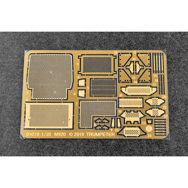 M920 trailer towing M870A1 semi-trailer  1/35 Trumpeter 01078