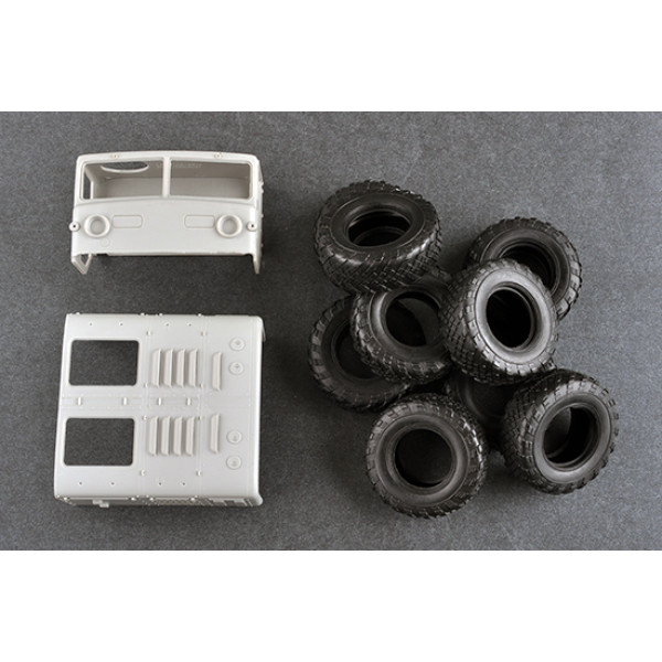  KET-T Recovery Vehicle based on the MAZ-537 1/35 Trumpeter  01079