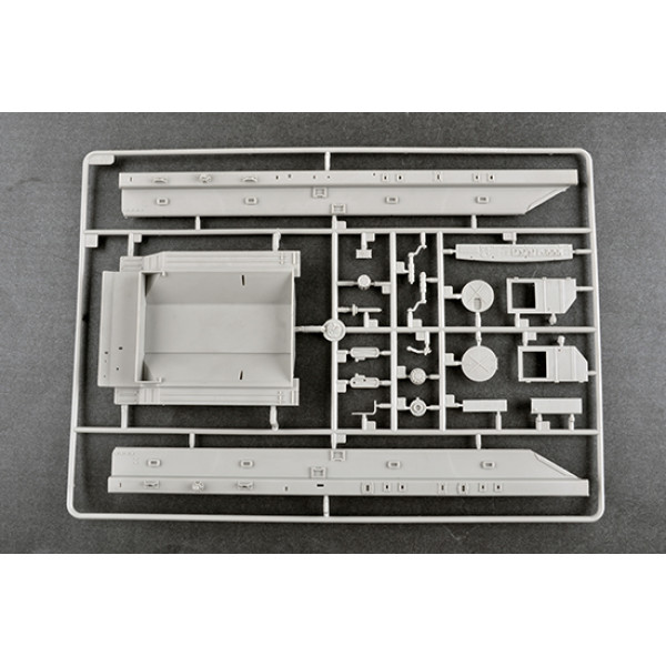  KET-T Recovery Vehicle based on the MAZ-537 1/35 Trumpeter  01079