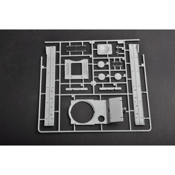 КВ-1С радянський важкий танк 1/35 Trumpeter 01566