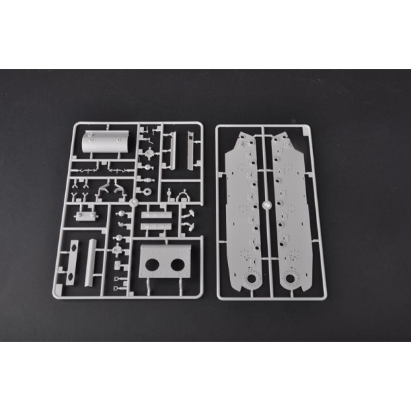 КВ-122 радянський важкий танк 1/35 Trumpeter 01570