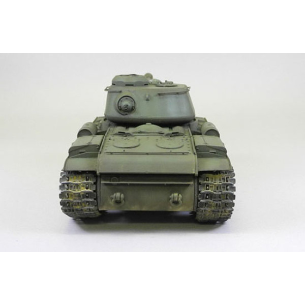 КВ-122 радянський важкий танк 1/35 Trumpeter 01570