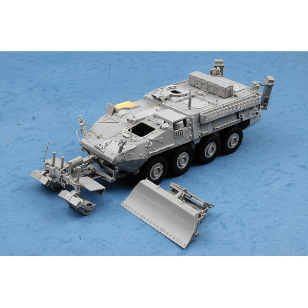 Інженерна машина Stryker M1132 з катком для розмінування LWMR та лопатою SOB 1/35 Trumpeter 01574 Інженерна машина Stryker M1132 з катком для розмінування LWMR та лопатою SOB 1/35 Trumpeter 01574