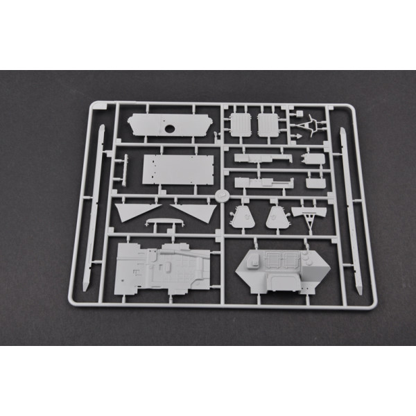 Russian BTR-70 APC early version 1/35 Trumpeter 01590